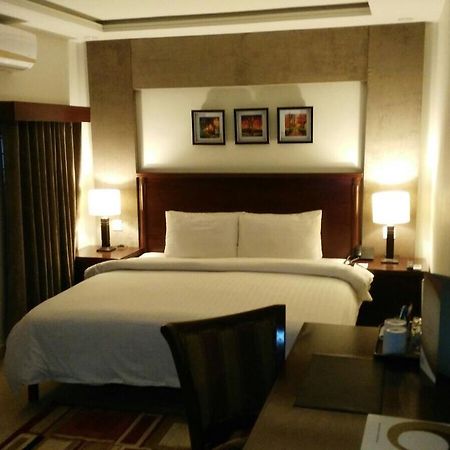 Hotel One Super, Islamabad Ngoại thất bức ảnh